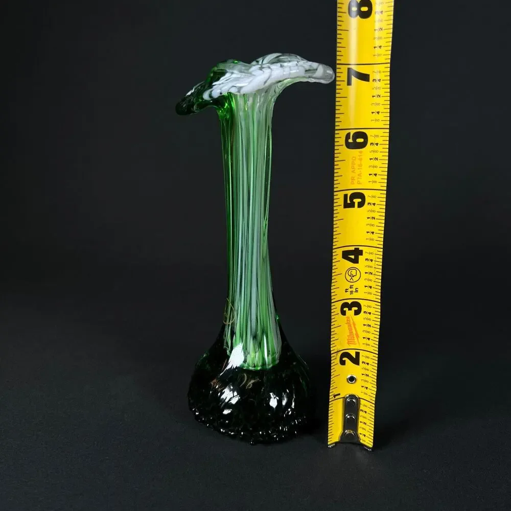 GIA SSTAR BOHEMIAN GLASS HAND MADE EMERALD Swirl Art Vase Ruffled Edge Applied